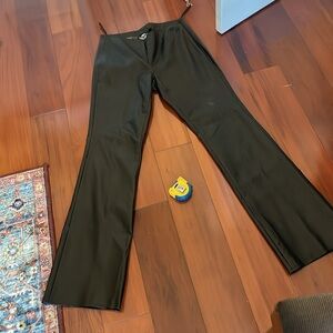Women’s Harley Davidson, genuine Black leather Pants NWT size 2